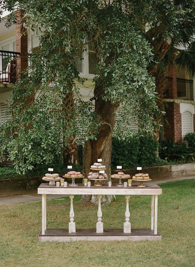donut-table-at-wedding-reception