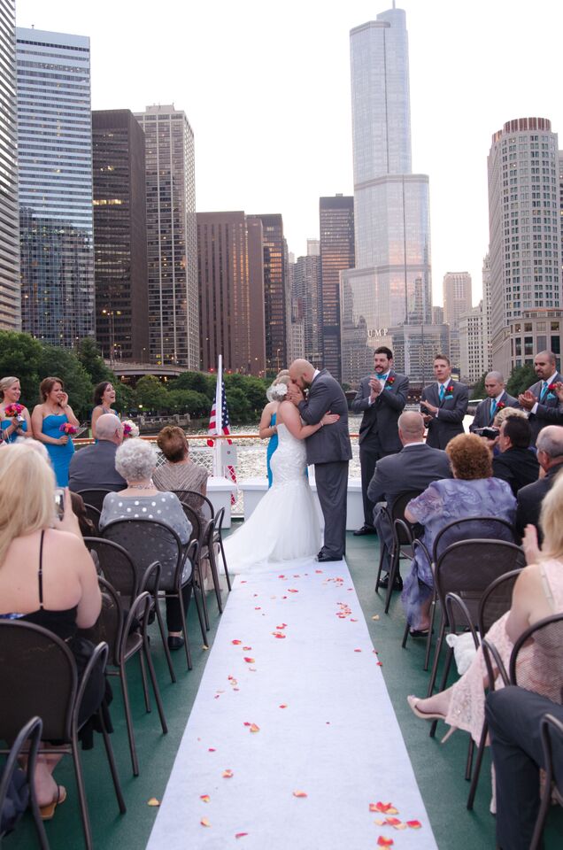 All Aboard The Ultimate Chicago Wedding Venue Chicagostyle Weddings