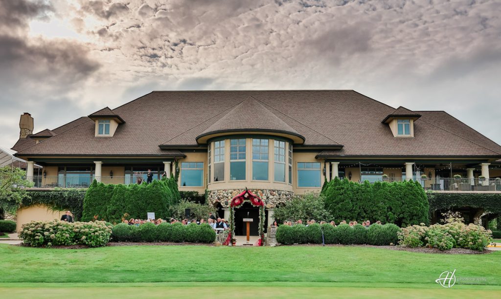 Boulder Ridge Country Club clubhouse