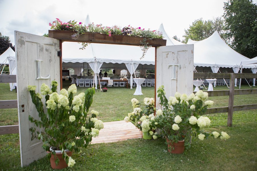 Featured image of post Backyard Wedding Tent Images : Dreamstime is the world`s largest stock photography community.
