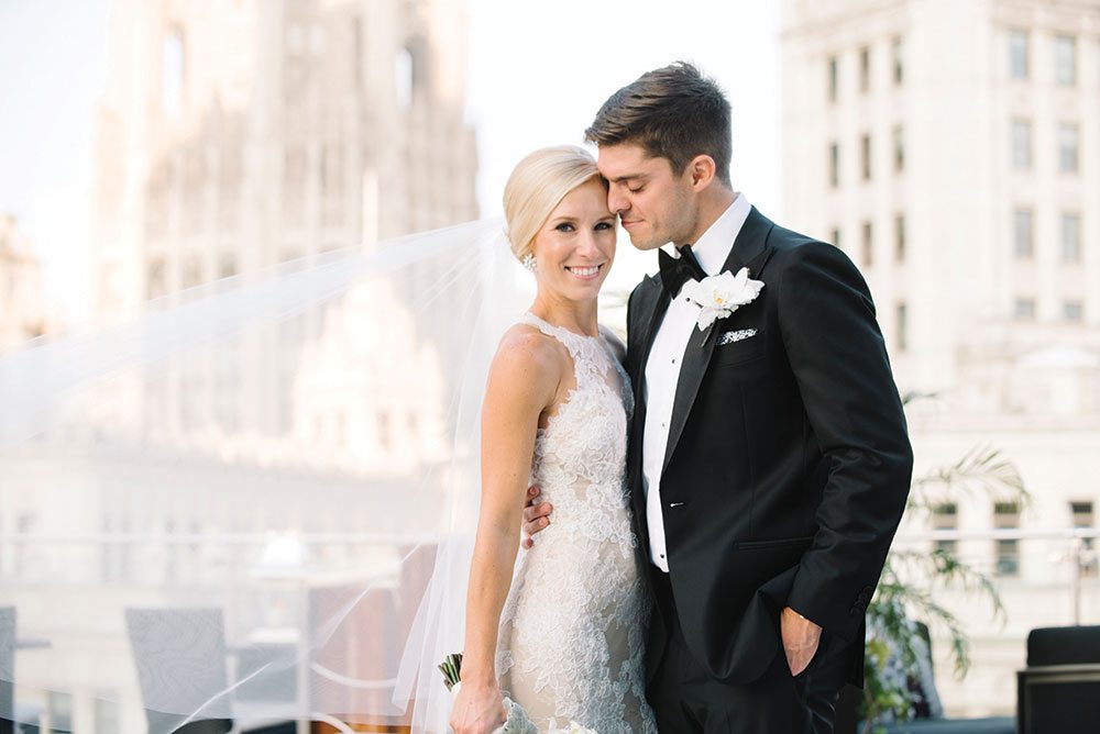https://www.chicagostyleweddings.com/wp-content/uploads/2017/10/WGC_GB-30.jpg