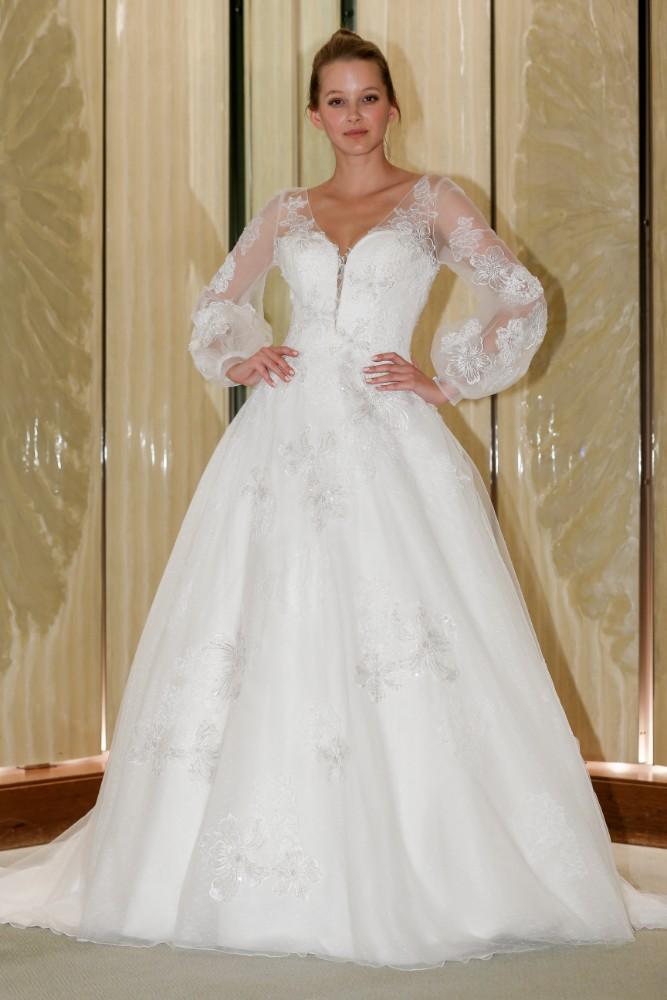  Randy  Fenoli  Fall 2019 Collection ChicagoStyle Weddings 