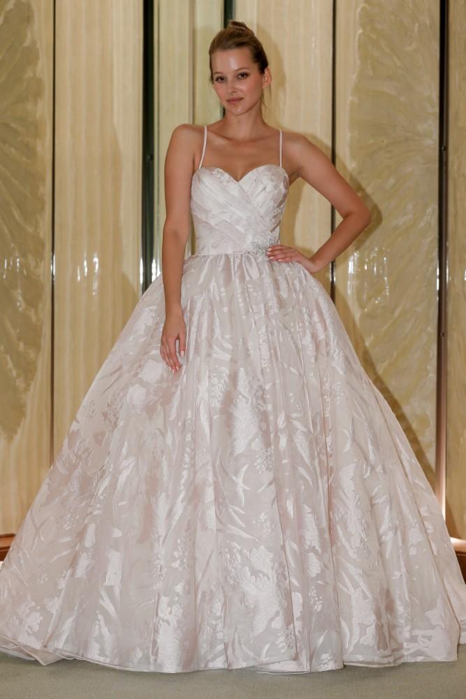  Randy  Fenoli  Fall 2019 Collection ChicagoStyle Weddings 