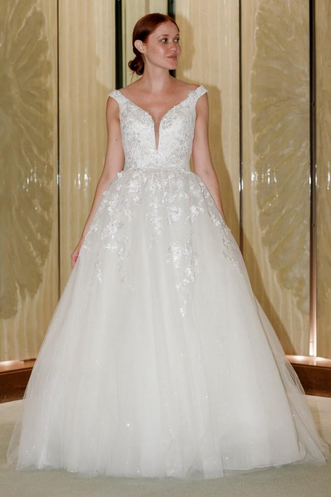  Randy  Fenoli  Fall 2019 Collection ChicagoStyle Weddings 