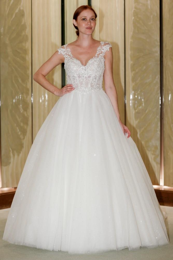 Randy Fenoli Fall 2019 Collection ChicagoStyle Weddings Randy Fenoli Fall 2019 Collection ChicagoStyle Weddings
