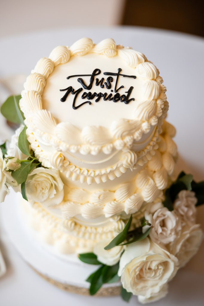 Elyse and Michael’s Riverfront Elegance at River Roast