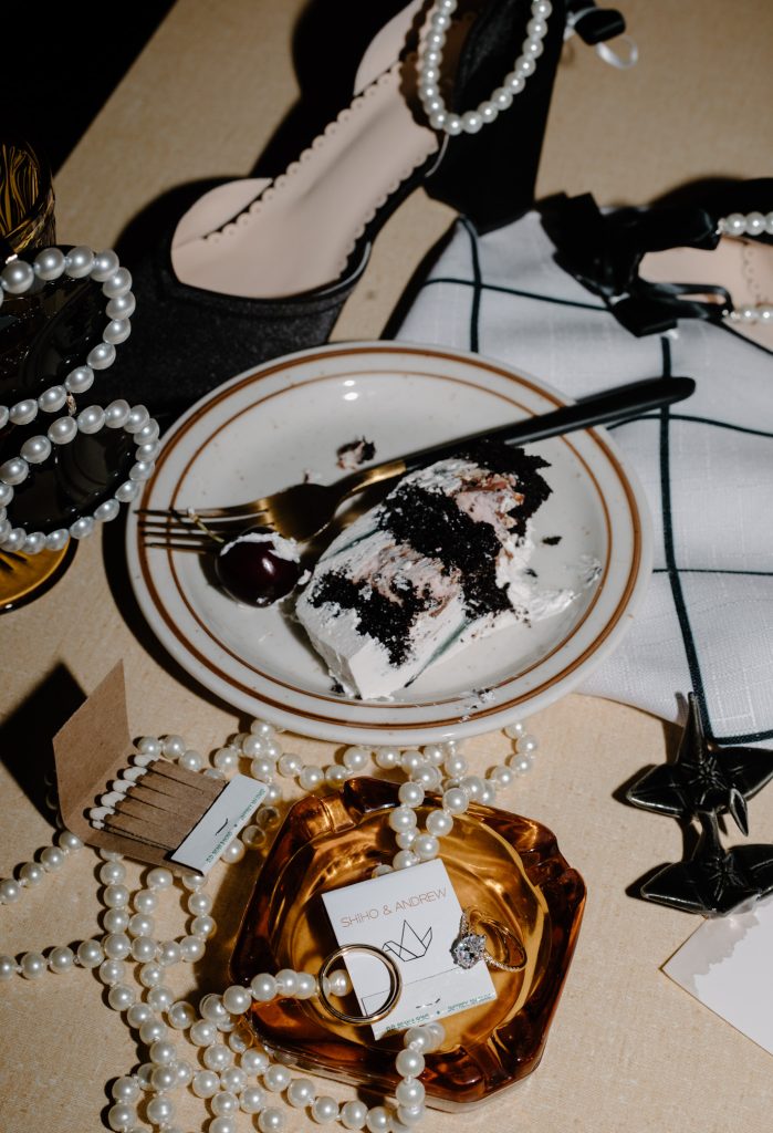 Hold My Pearls at The California Clipper; Gâteau Groovy