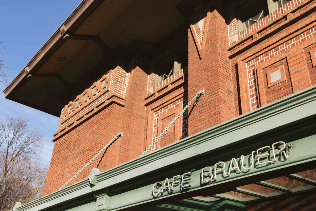 Isabella & John’s Candlelit Holiday Winter Wedding at Café Brauer
